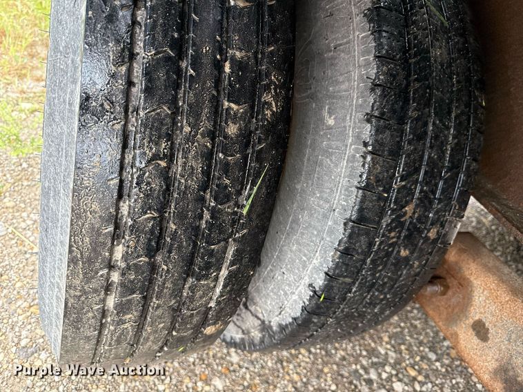 image for item DZ4141 2003 Neal Manufacturing flatbed trailer