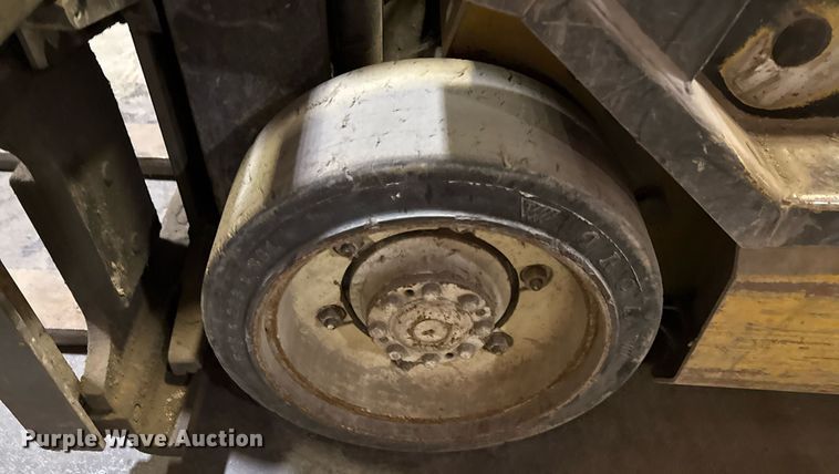 image for item DZ4143 Yale forklift