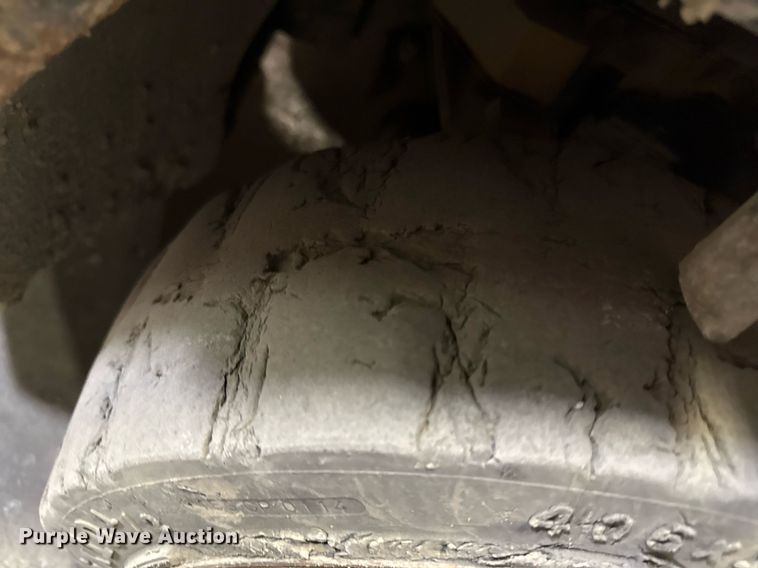 image for item DZ4143 Yale forklift