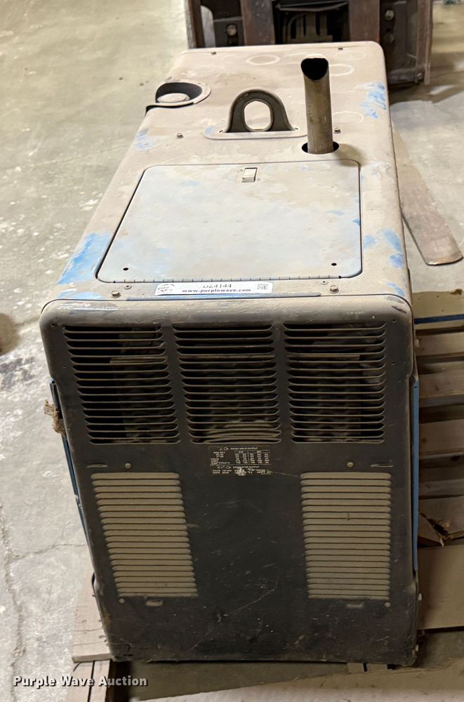 image for item DZ4144 Miller trailblazer 302 welder