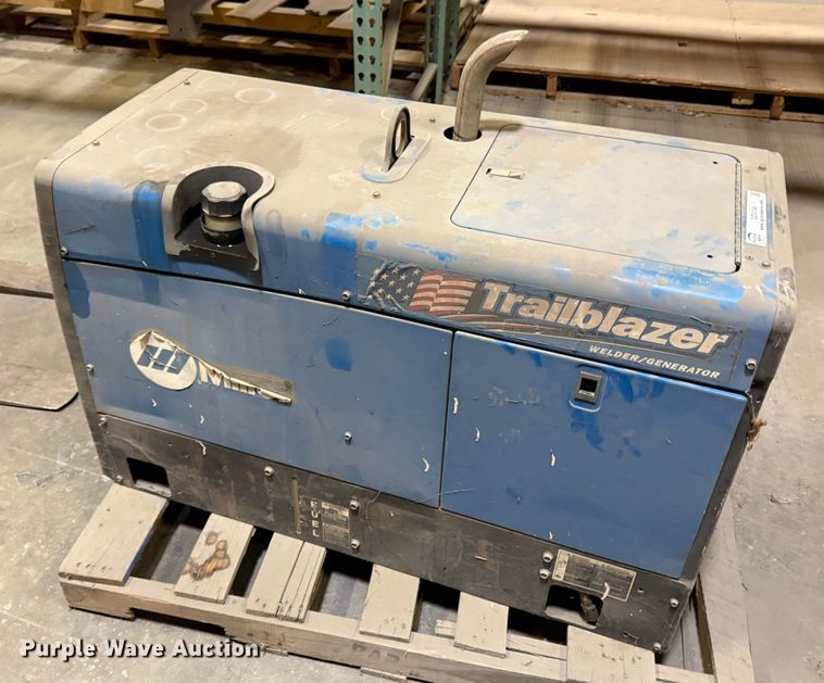 image for item DZ4144 Miller trailblazer 302 welder