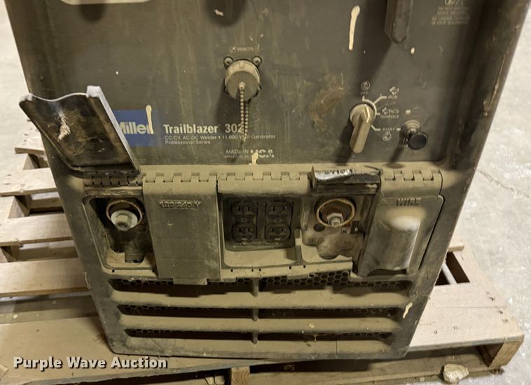 image for item DZ4144 Miller trailblazer 302 welder