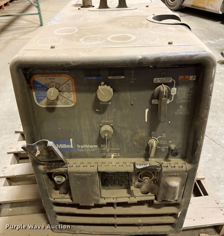 image for item DZ4144 Miller trailblazer 302 welder