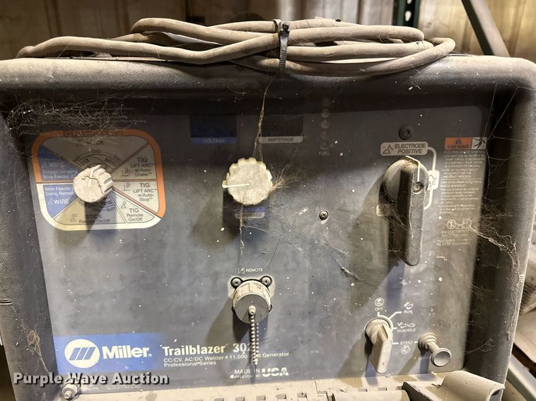 image for item DZ4145 Miller trailblazer 302 welder/generator