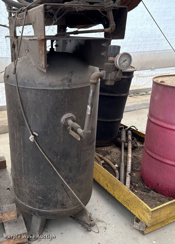 image for item DZ4148 (2) air compressors