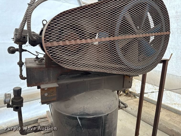 image for item DZ4148 (2) air compressors