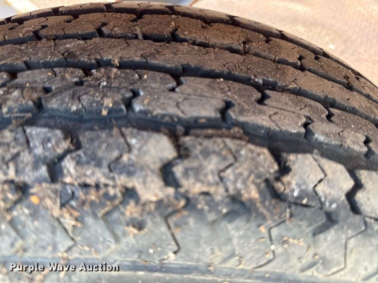 image for item DZ4154 1999 Escalate trailer ET4000 utility trailer