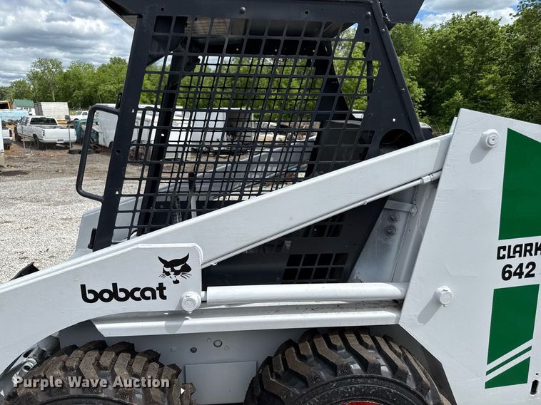 image for item DZ4155 1983 Bobcat 642 skid steer loader