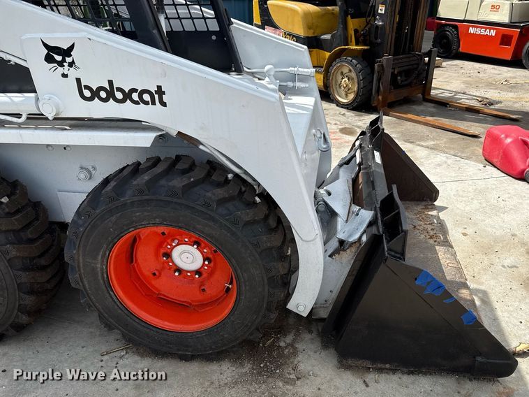 image for item DZ4155 1983 Bobcat 642 skid steer loader