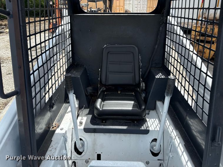 image for item DZ4155 1983 Bobcat 642 skid steer loader