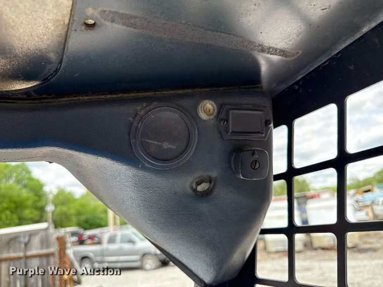 image for item DZ4155 1983 Bobcat 642 skid steer loader