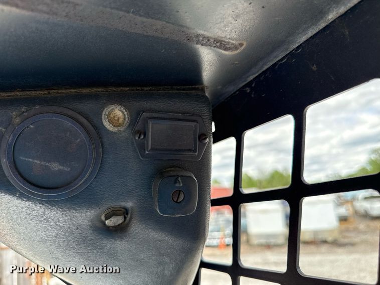 image for item DZ4155 1983 Bobcat 642 skid steer loader