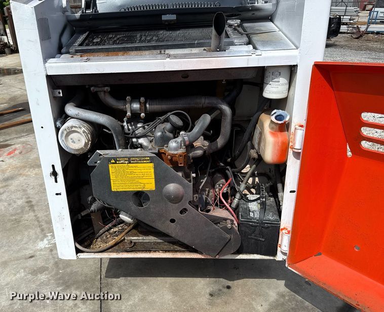 image for item DZ4155 1983 Bobcat 642 skid steer loader