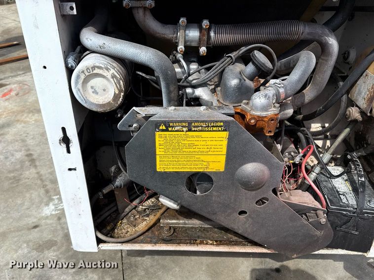 image for item DZ4155 1983 Bobcat 642 skid steer loader