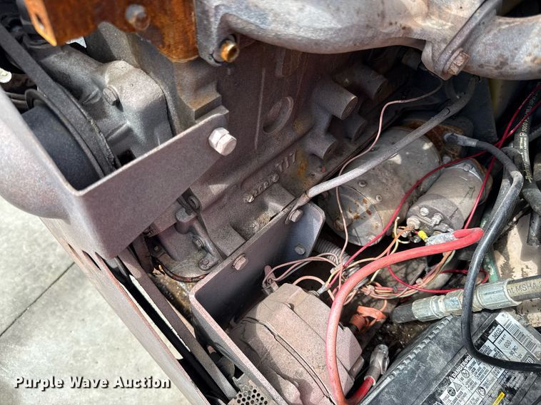 image for item DZ4155 1983 Bobcat 642 skid steer loader