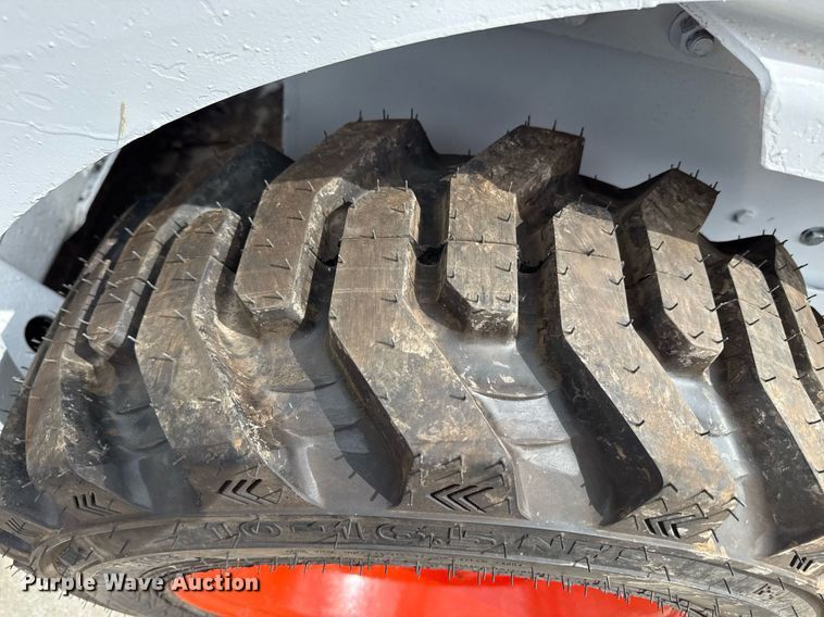 image for item DZ4155 1983 Bobcat 642 skid steer loader