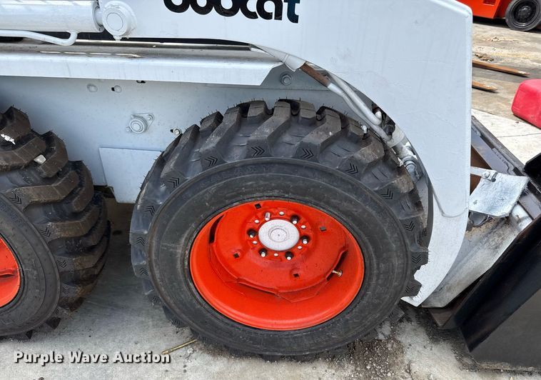 image for item DZ4155 1983 Bobcat 642 skid steer loader