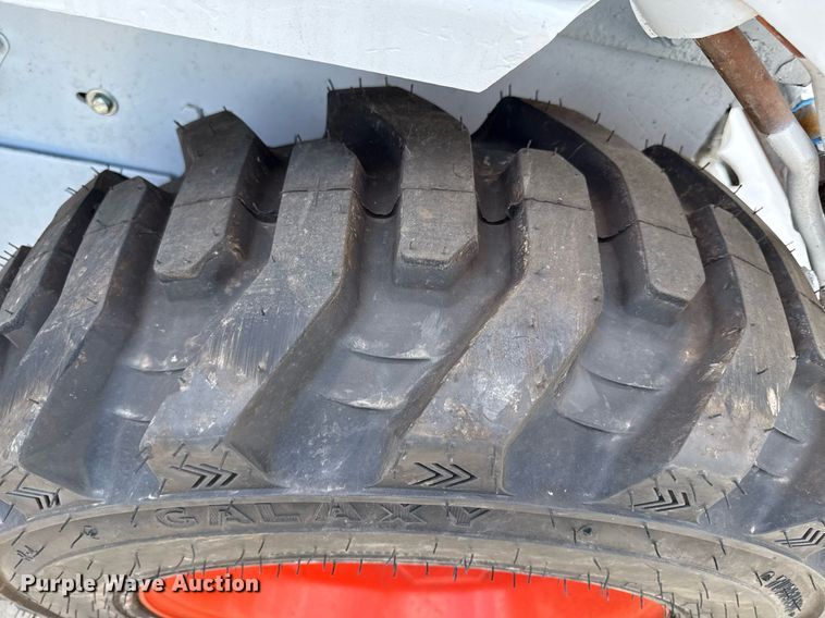 image for item DZ4155 1983 Bobcat 642 skid steer loader