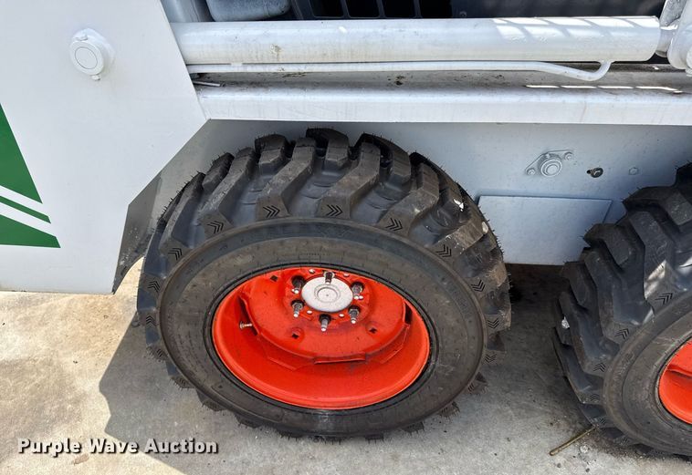 image for item DZ4155 1983 Bobcat 642 skid steer loader