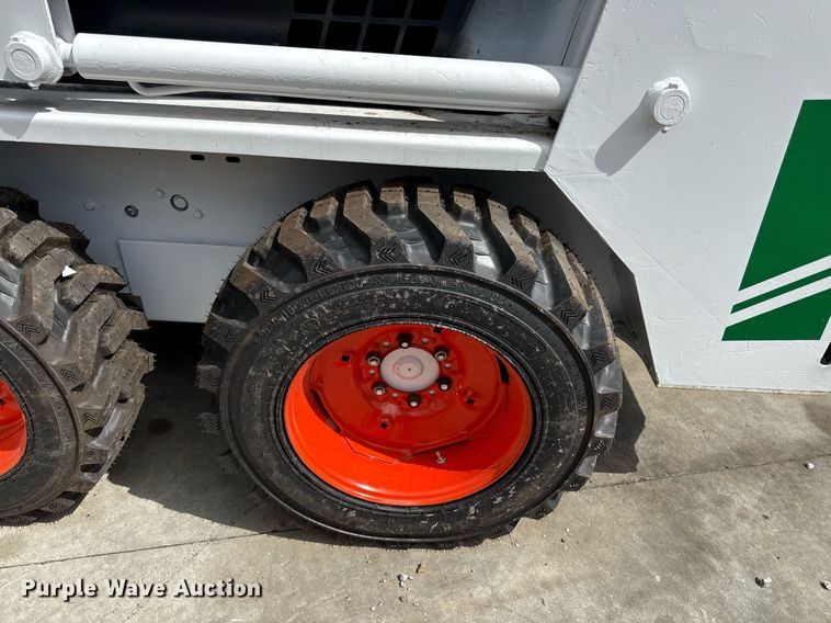 image for item DZ4155 1983 Bobcat 642 skid steer loader