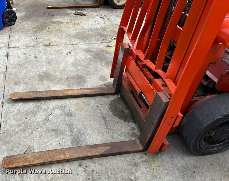 image for item DZ4157 Nissan 50 forklift