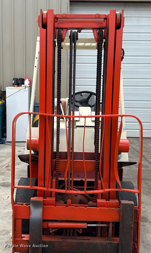 image for item DZ4157 Nissan 50 forklift