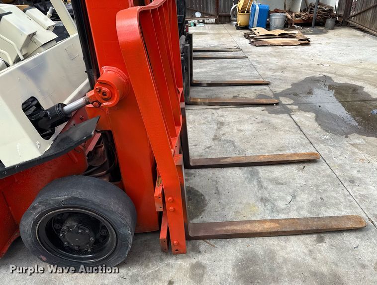 image for item DZ4157 Nissan 50 forklift