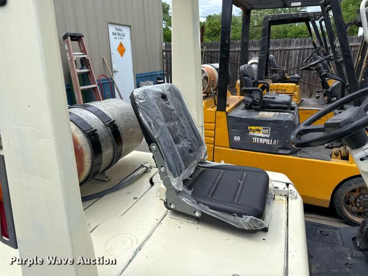 image for item DZ4157 Nissan 50 forklift