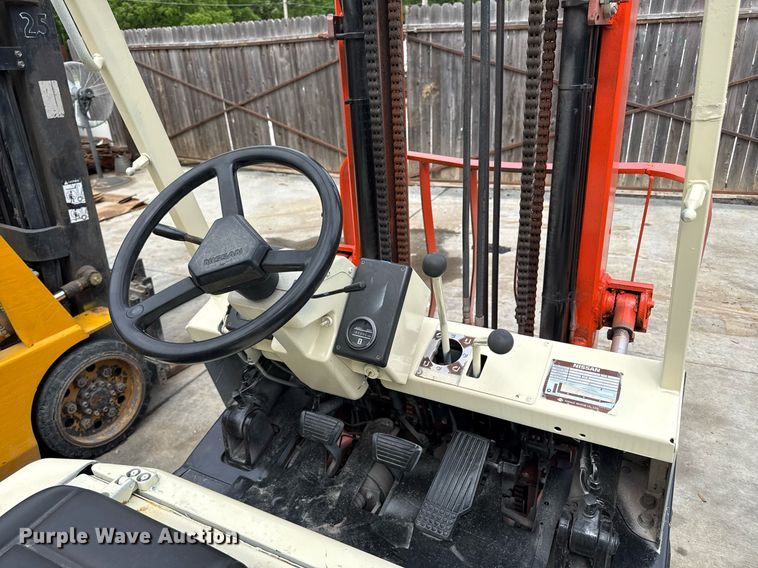 image for item DZ4157 Nissan 50 forklift