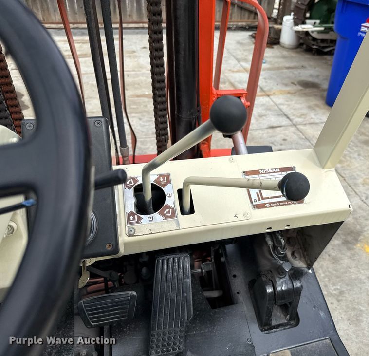 image for item DZ4157 Nissan 50 forklift