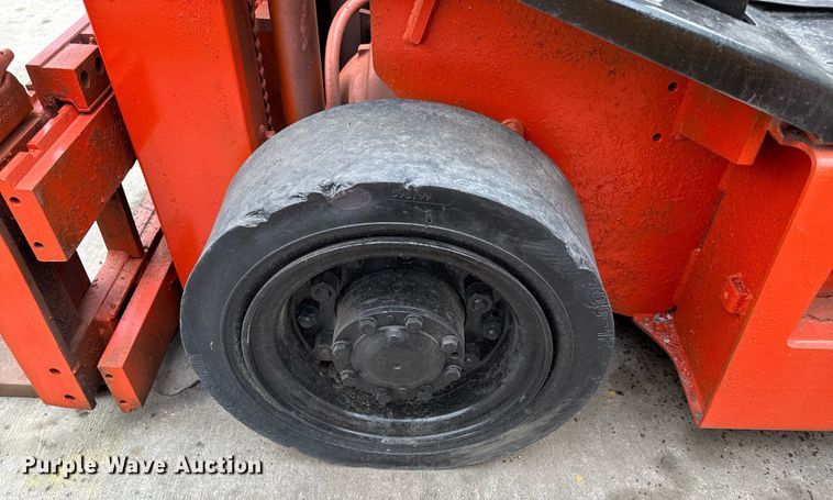 image for item DZ4157 Nissan 50 forklift