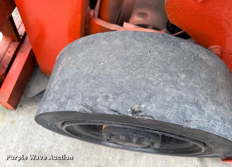 image for item DZ4157 Nissan 50 forklift