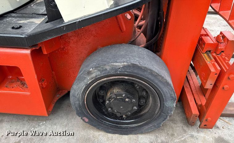 image for item DZ4157 Nissan 50 forklift