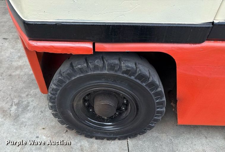 image for item DZ4157 Nissan 50 forklift