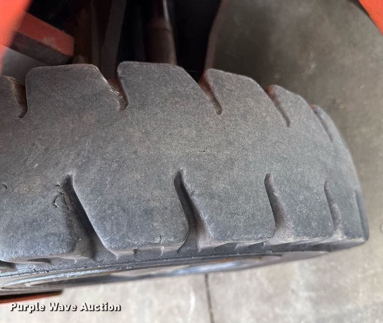 image for item DZ4157 Nissan 50 forklift