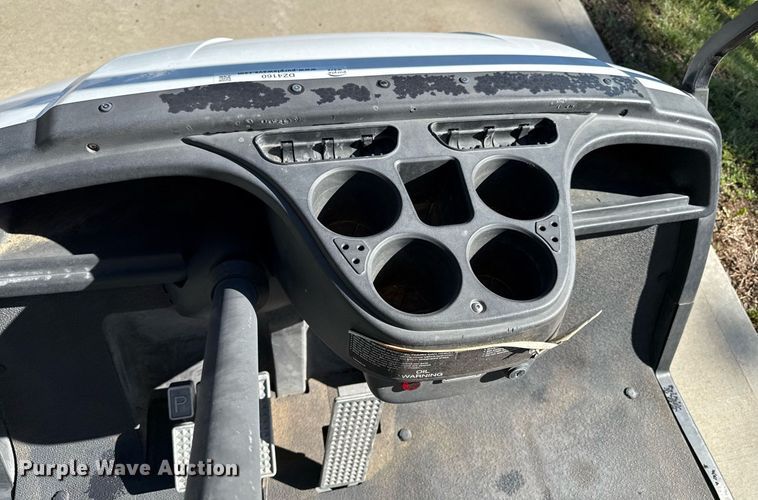 image for item DZ4160 Yamaha YDRAX golf cart