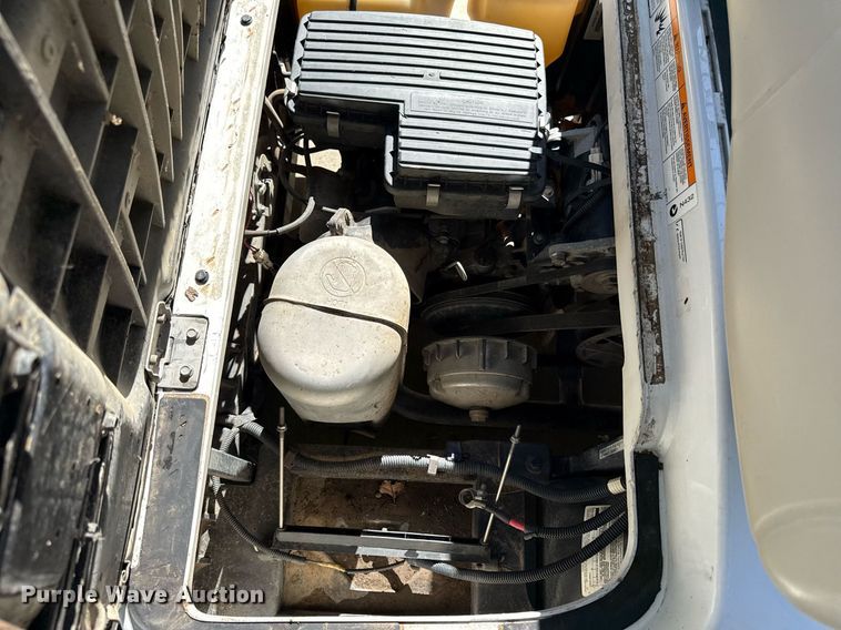 image for item DZ4160 Yamaha YDRAX golf cart