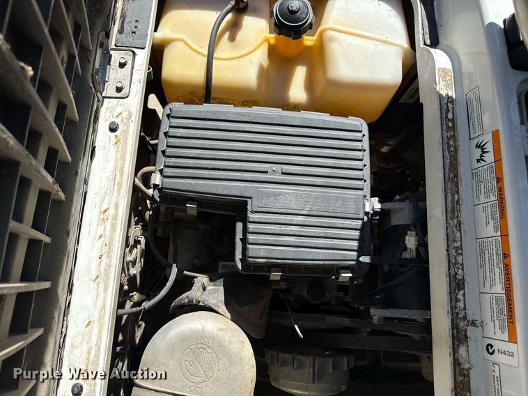 image for item DZ4160 Yamaha YDRAX golf cart