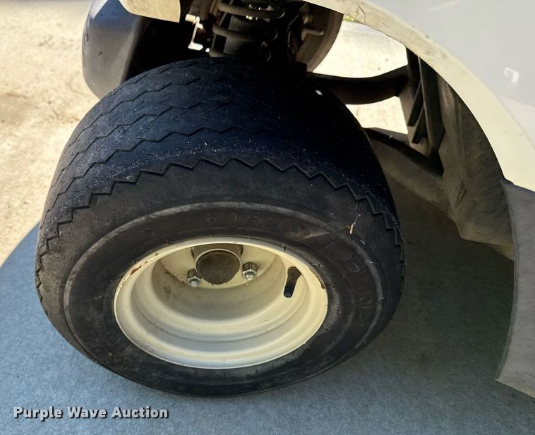 image for item DZ4160 Yamaha YDRAX golf cart