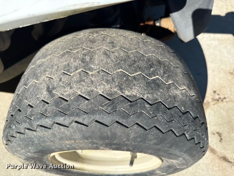 image for item DZ4160 Yamaha YDRAX golf cart