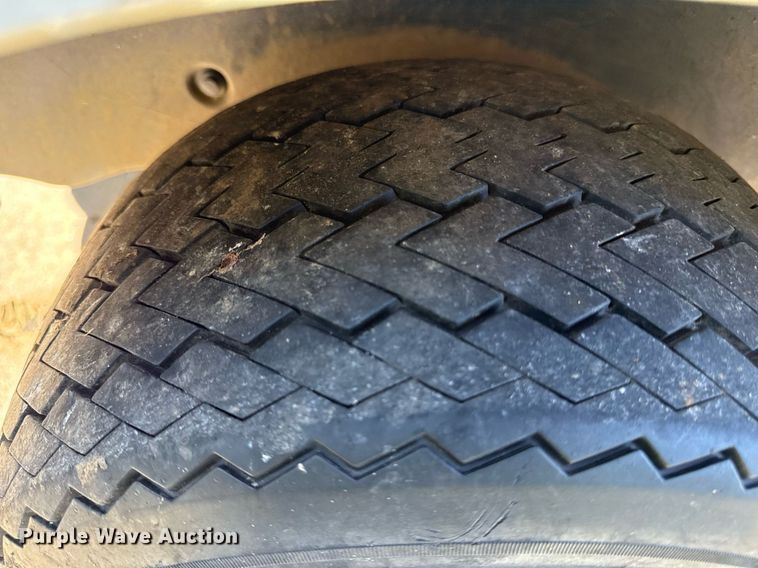 image for item DZ4160 Yamaha YDRAX golf cart