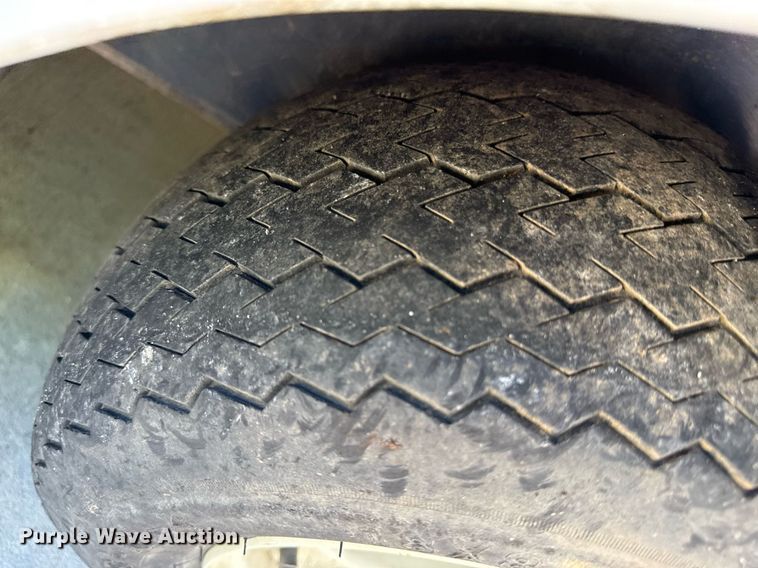 image for item DZ4160 Yamaha YDRAX golf cart