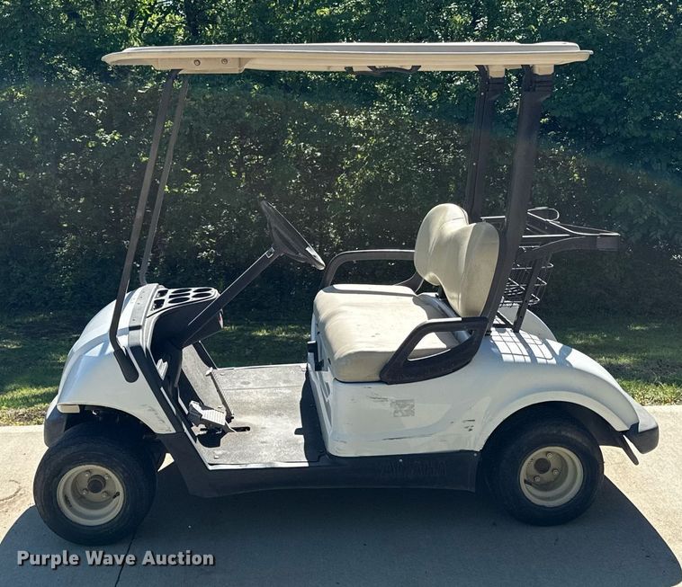 image for item DZ4161 2010 Yamaha YDRAX golf cart