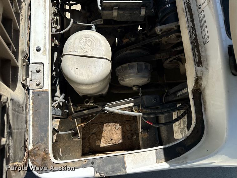 image for item DZ4161 2010 Yamaha YDRAX golf cart