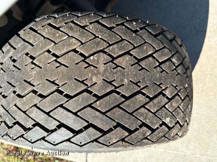 image for item DZ4161 2010 Yamaha YDRAX golf cart