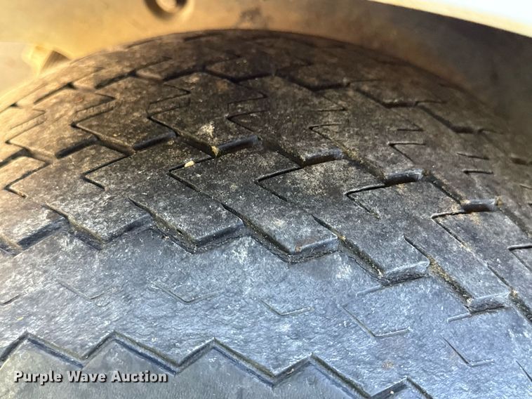 image for item DZ4161 2010 Yamaha YDRAX golf cart