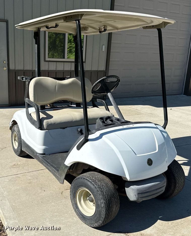 image for item DZ4162 2010 Yamaha YDRAX golf cart