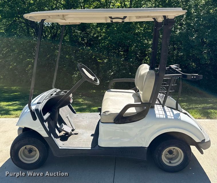 image for item DZ4162 2010 Yamaha YDRAX golf cart