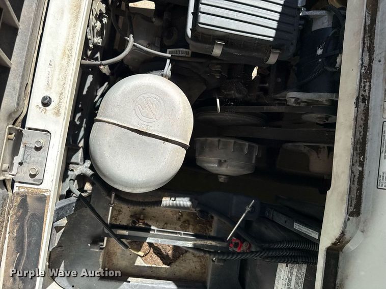 image for item DZ4162 2010 Yamaha YDRAX golf cart