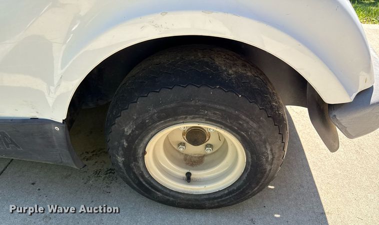 image for item DZ4162 2010 Yamaha YDRAX golf cart